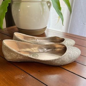 Steve Madden Gold Glitter Flats Size 7W